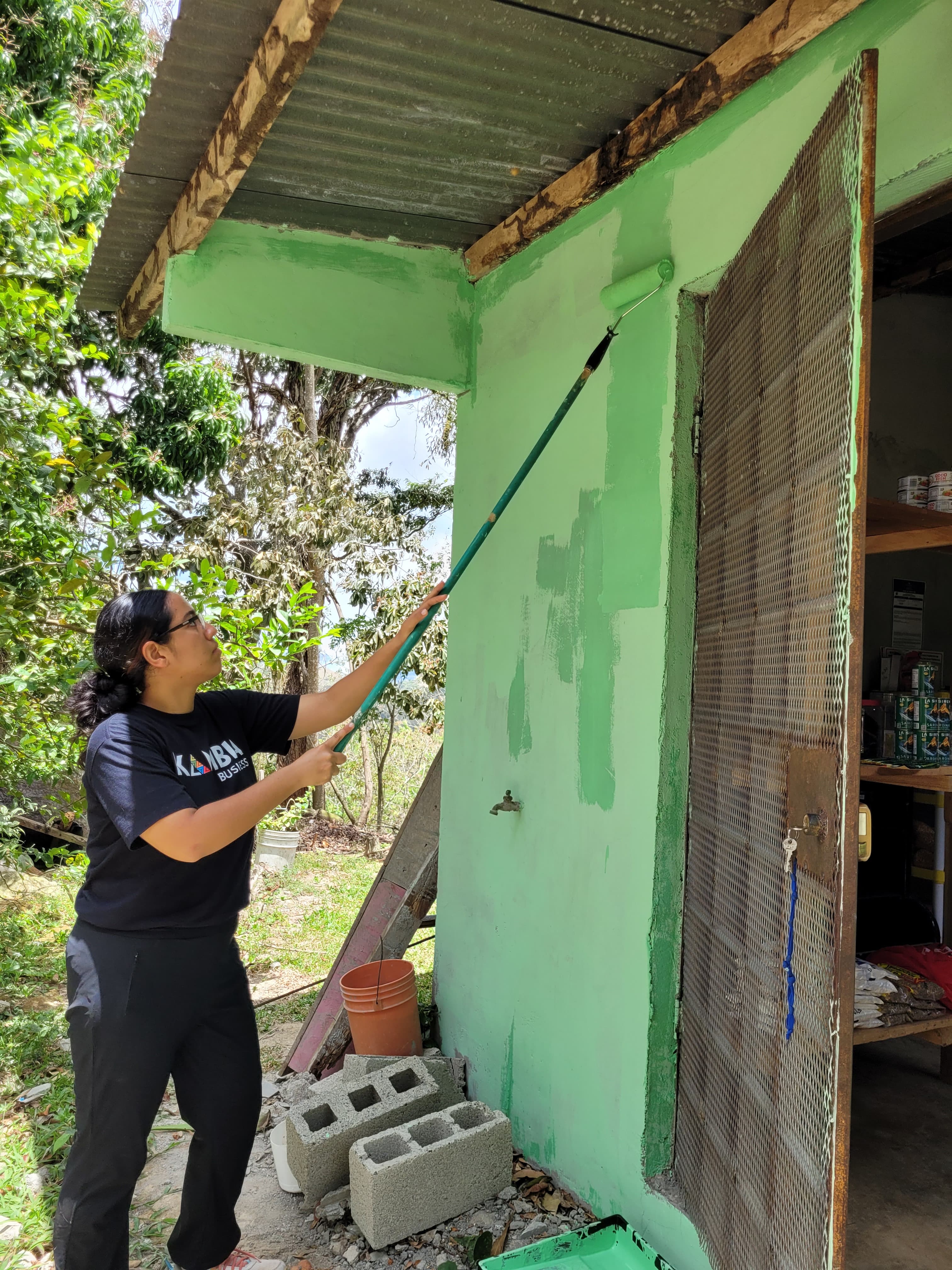 Panama Business Program Manager Helping With Deliverables